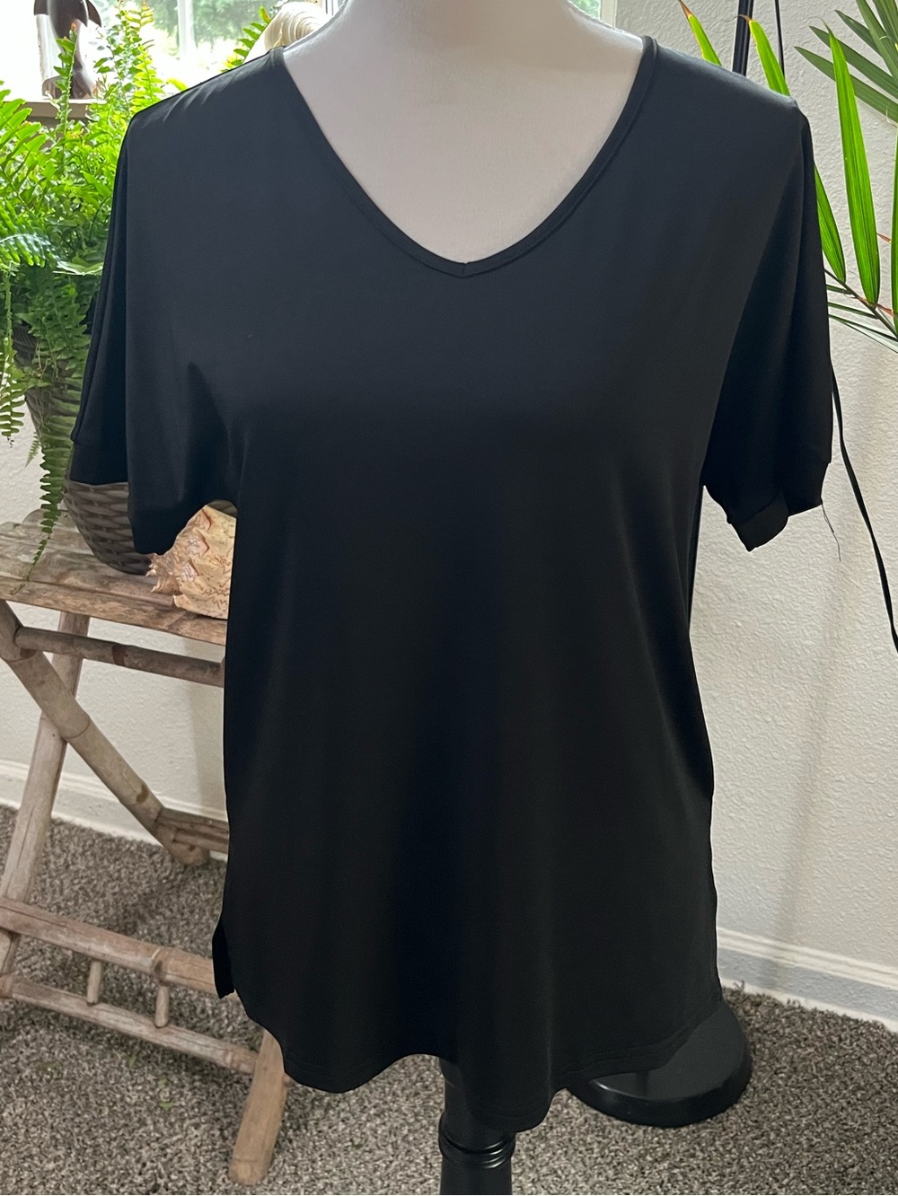 Everyday V-Neck Short Sleeve Tee - Black